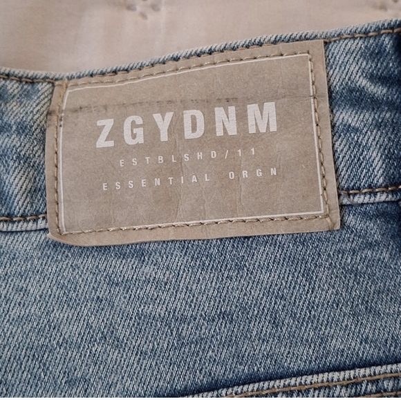 ZGY Denim Ripped Straight Leg Jean in Reality Blue Trash Denim - Picture 7 of 12